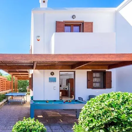 Вилла Sleeps 4 Pool Air Con Wifi *