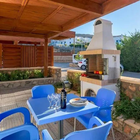 Sleeps 4 Pool Air Con Wifi Вилла
