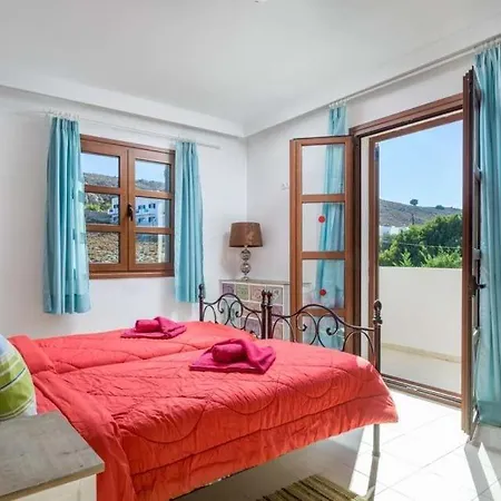 Sleeps 4 Pool Air Con Wifi Линдос